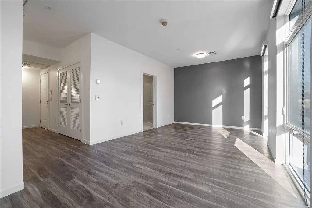 839 Beacon St, Fenway
