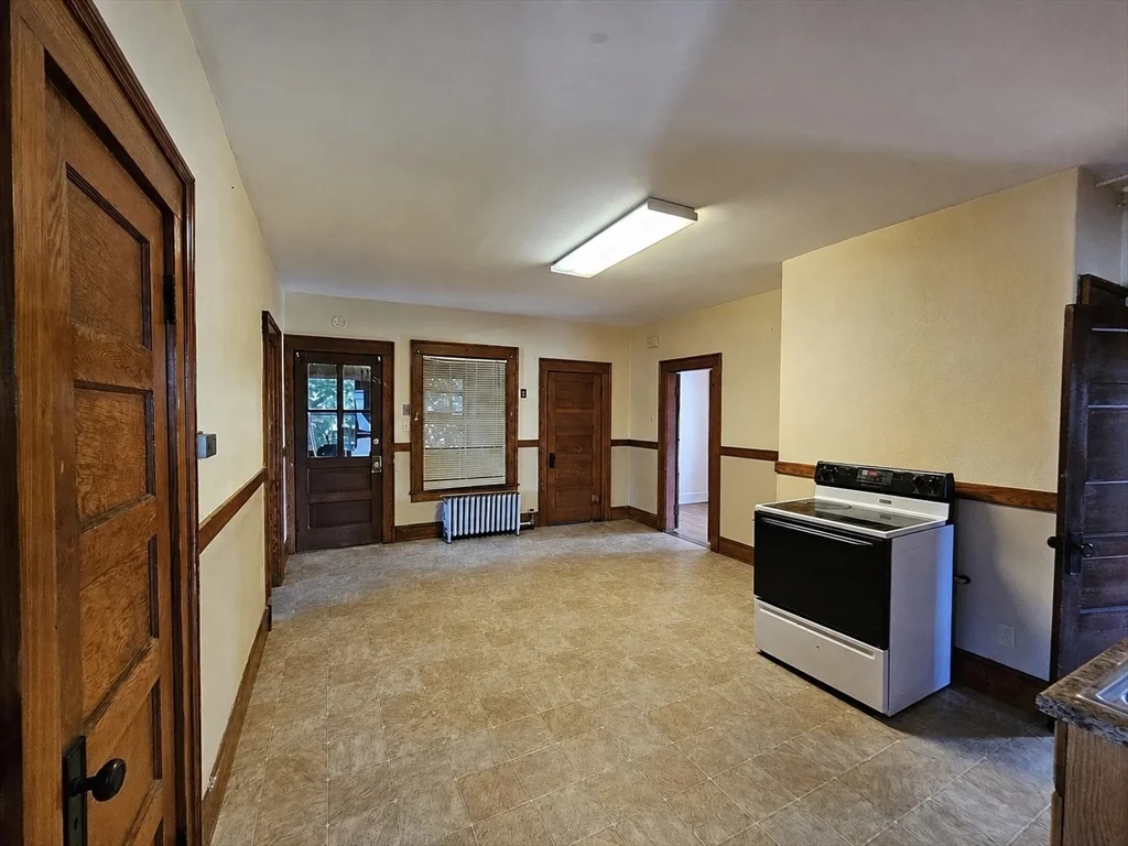 30 Bemis St, Chicopee