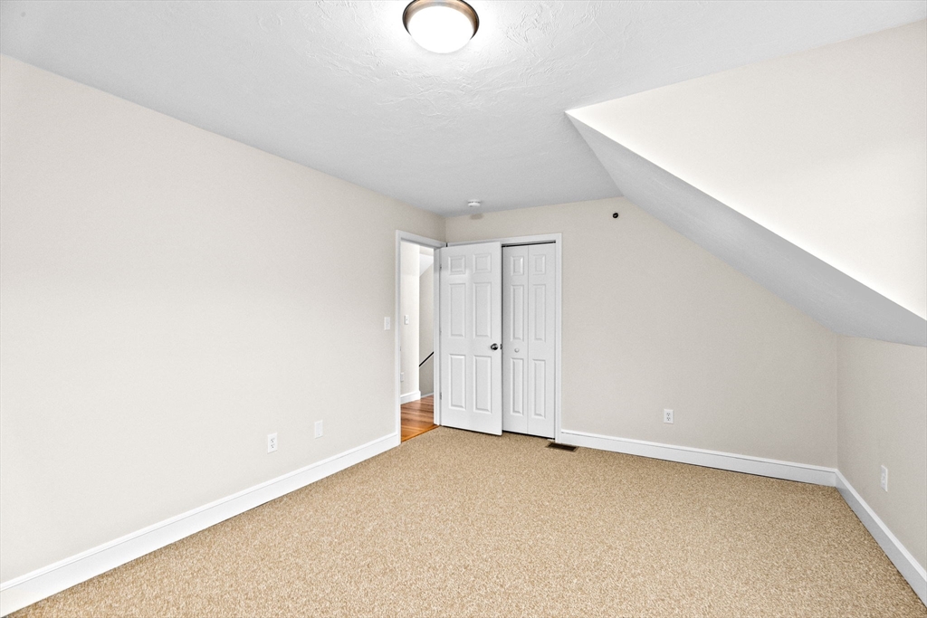 196 Summer St, World's End