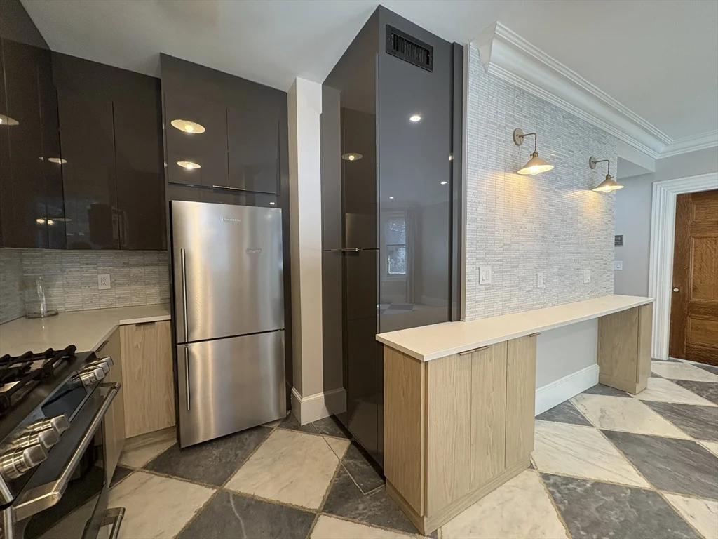 15 Lanark Rd, Brookline