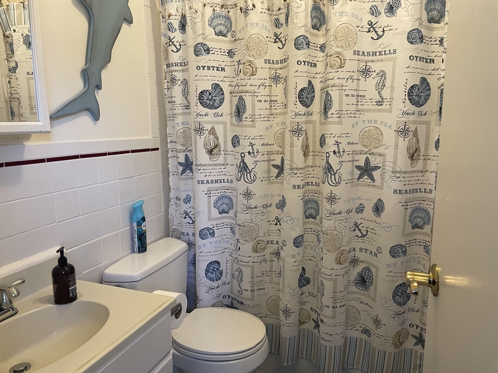 28 Glen Rd, Jamaica Plain