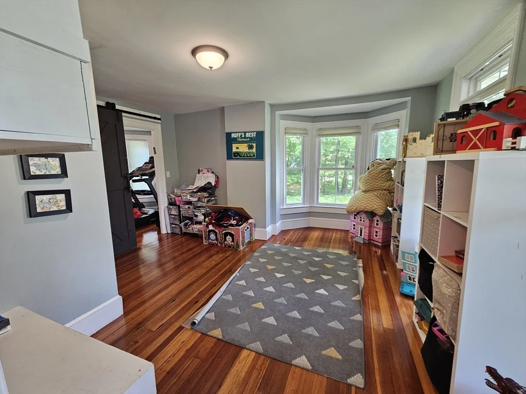 144 East St, Sharon