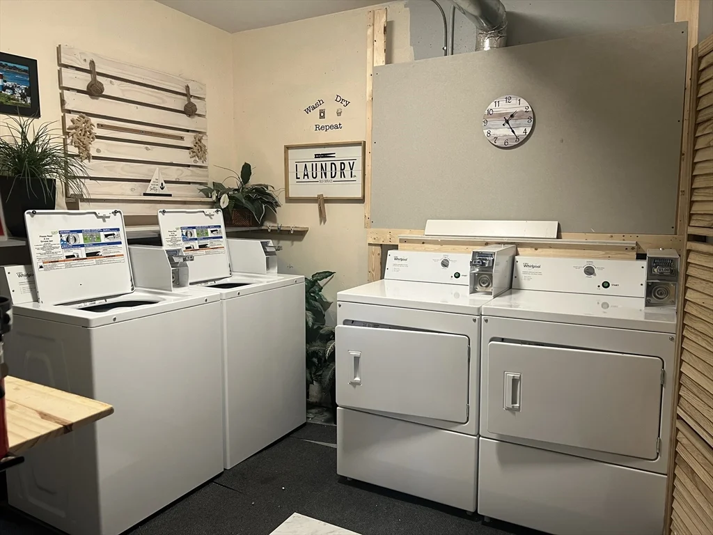 222 Winthrop Shore Dr, Winthrop