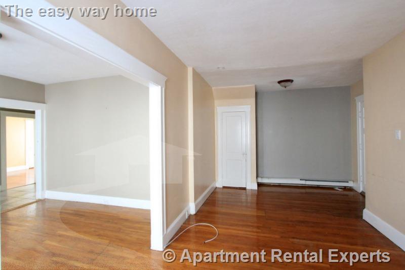 23-25 Bonner Ave, Tufts