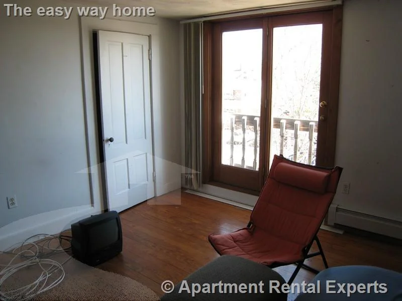 89A College Ave, Tufts