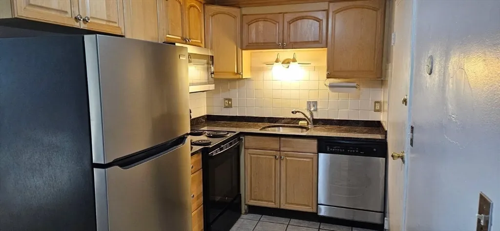 12 Woodland St, Everett