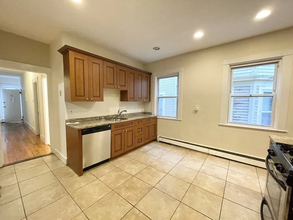 72 Calumet St, Mission Hill