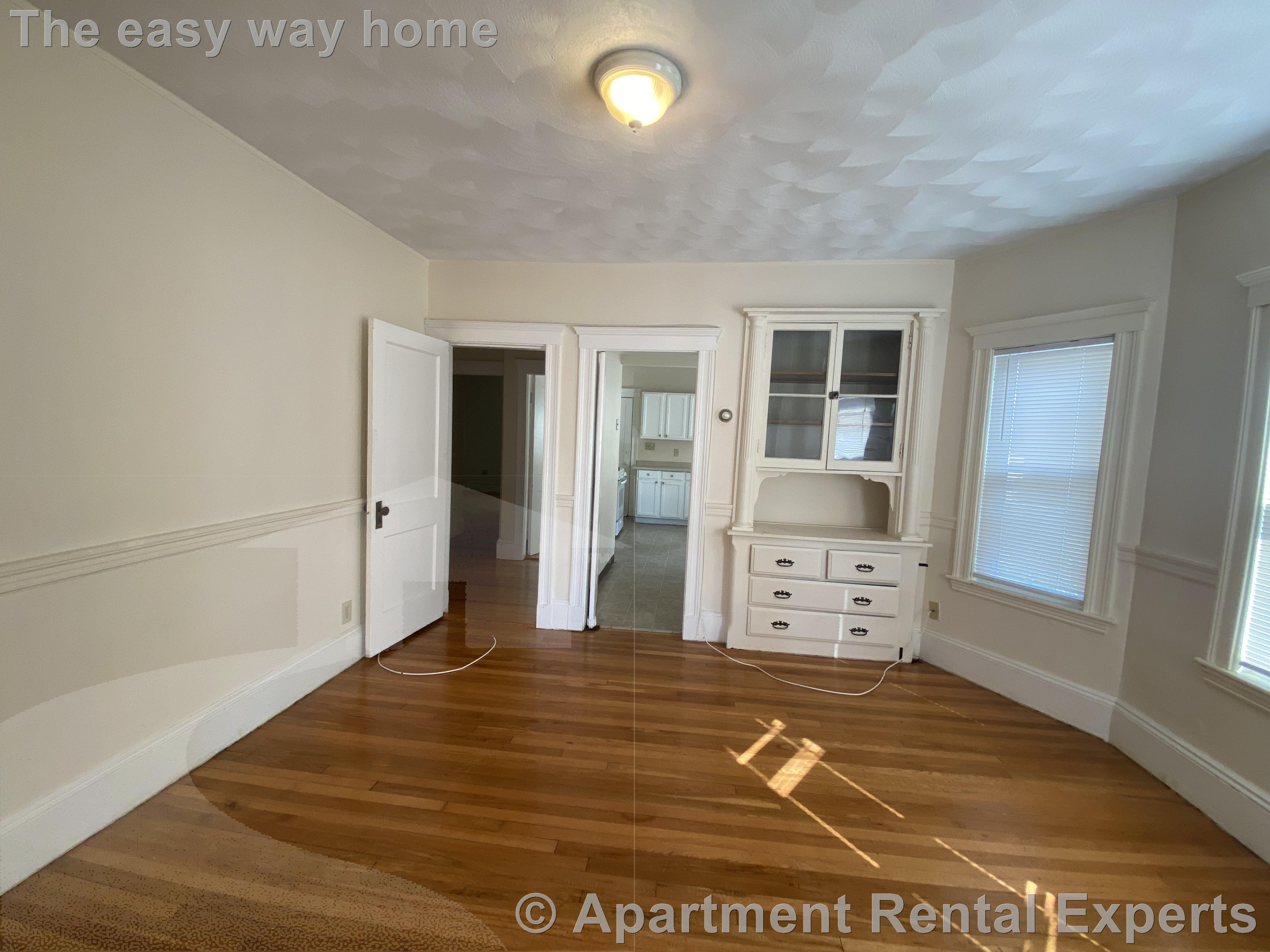 10 Pinkham Rd, Tufts