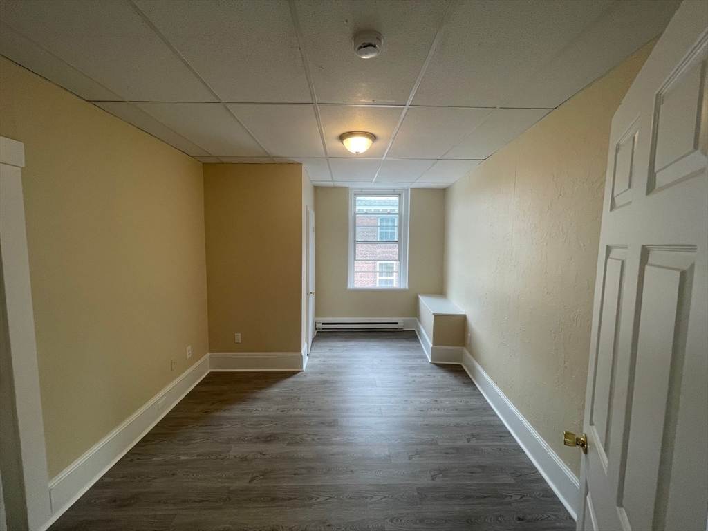 325 Main St, Douglas