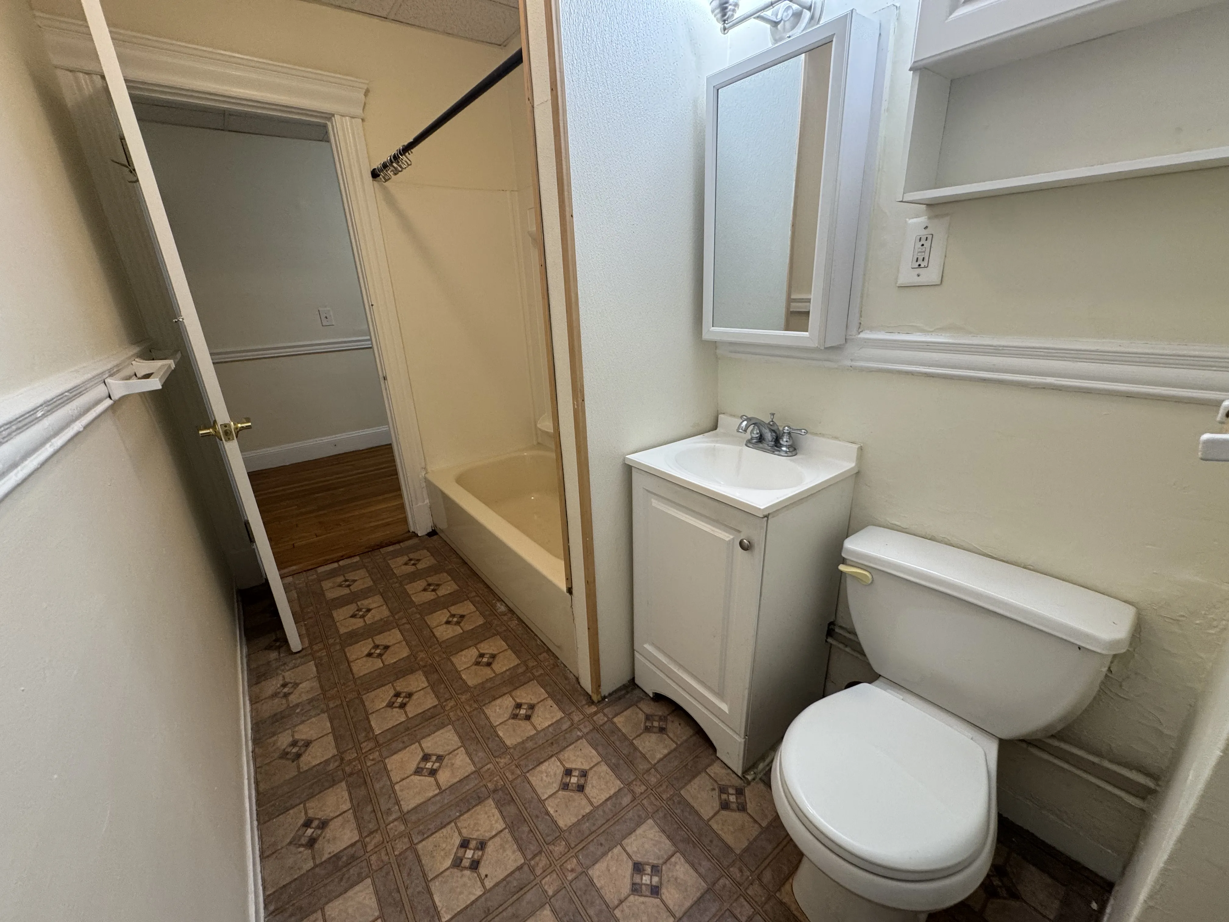 364 Riverway, Mission Hill