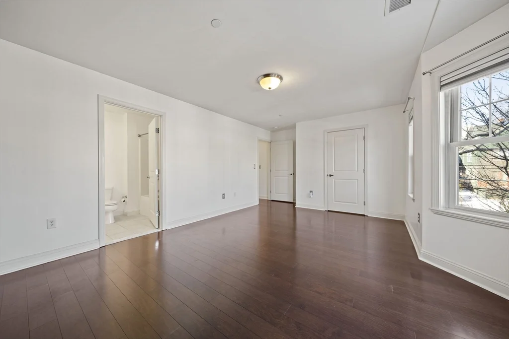 391 Pleasant St, Melrose