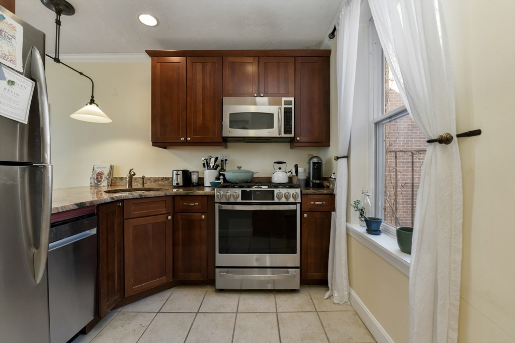 6 Grove St, Beacon Hill