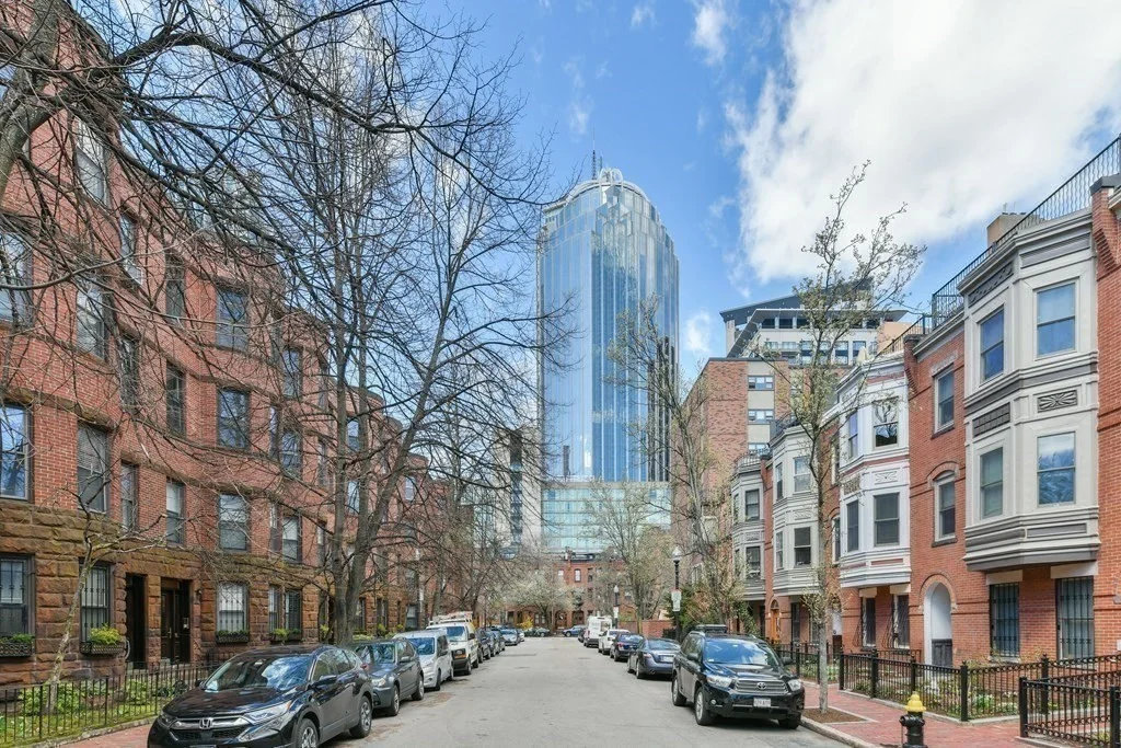 17 Follen St, Back Bay