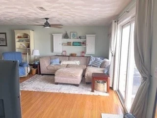 84 Railroad Ave, Salisbury