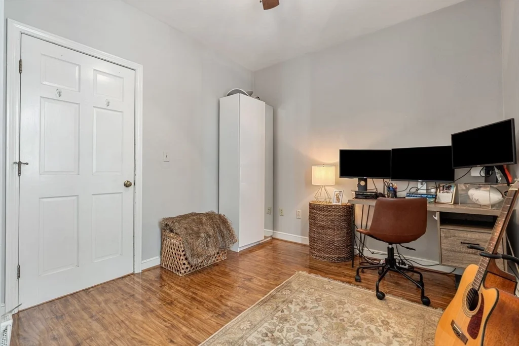 159 M, South Boston