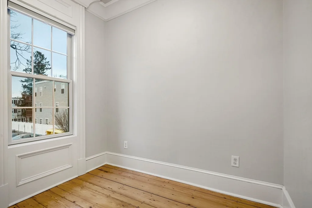 703 East 4th St, South Boston