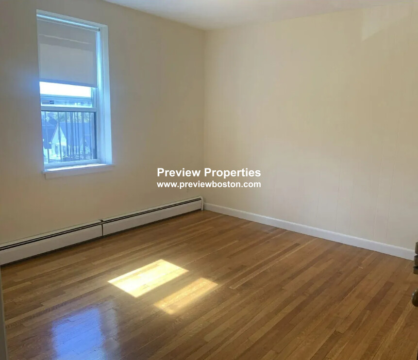 180 North Beacon St, Brighton