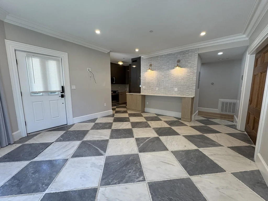 15 Lanark Rd, Brookline