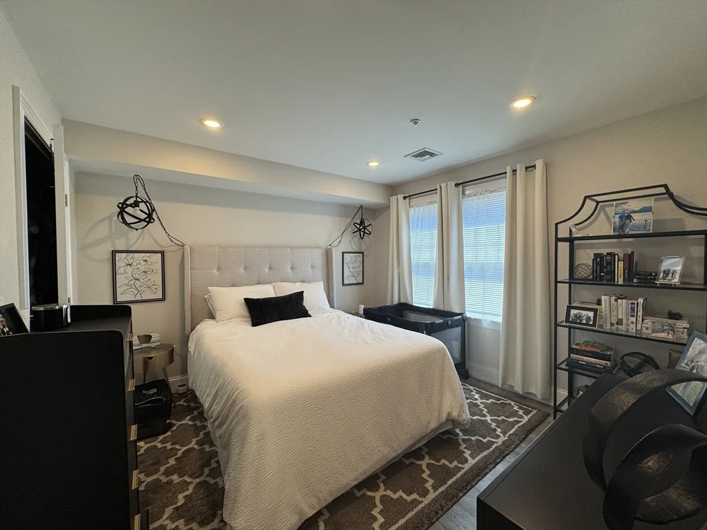5-9R Trenton, East Boston