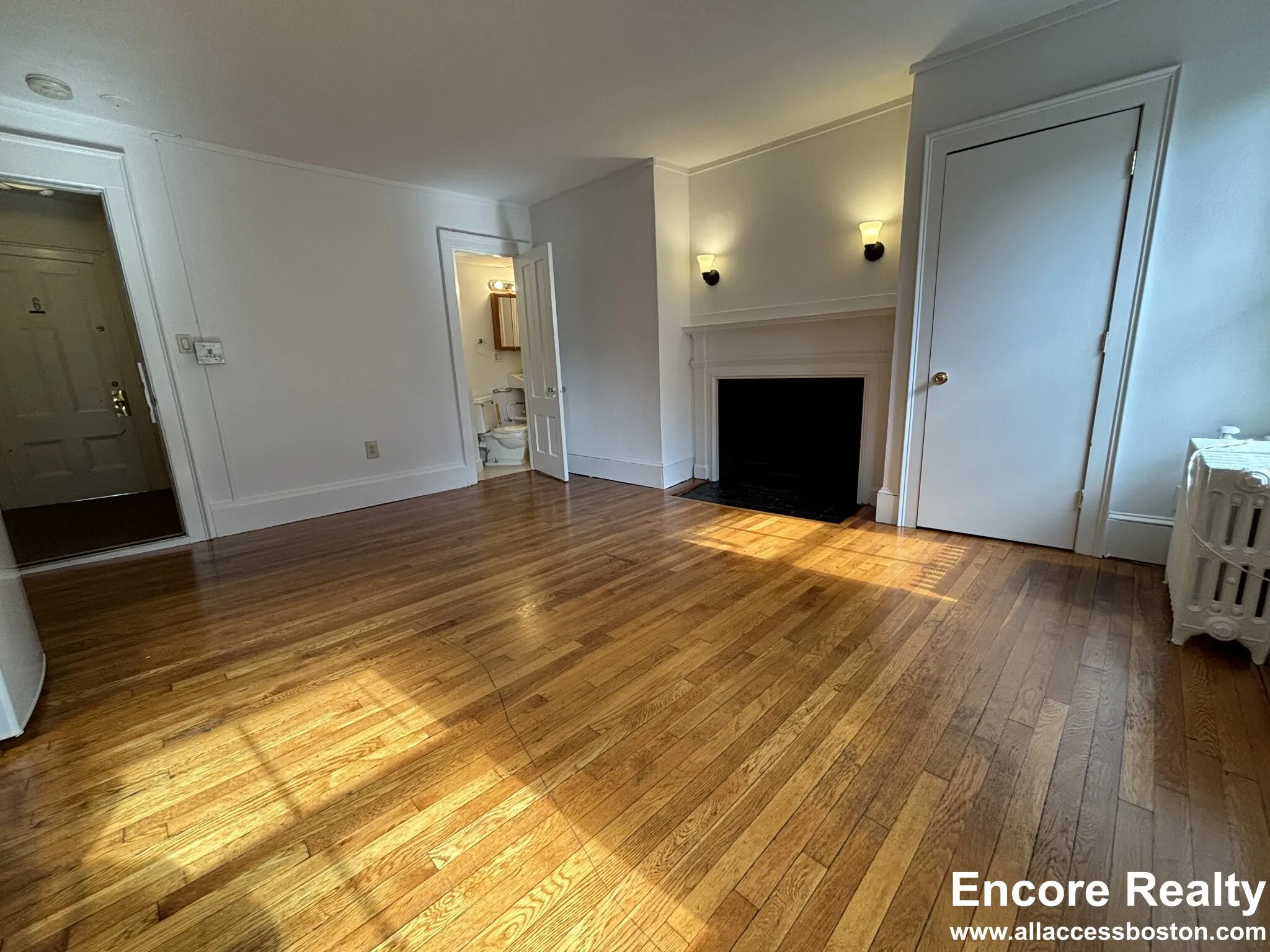 90 Myrtle St, Beacon Hill