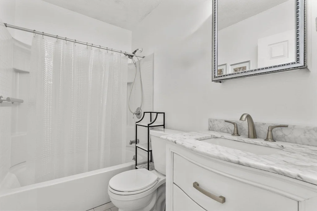 3 Dailey St, Attleboro