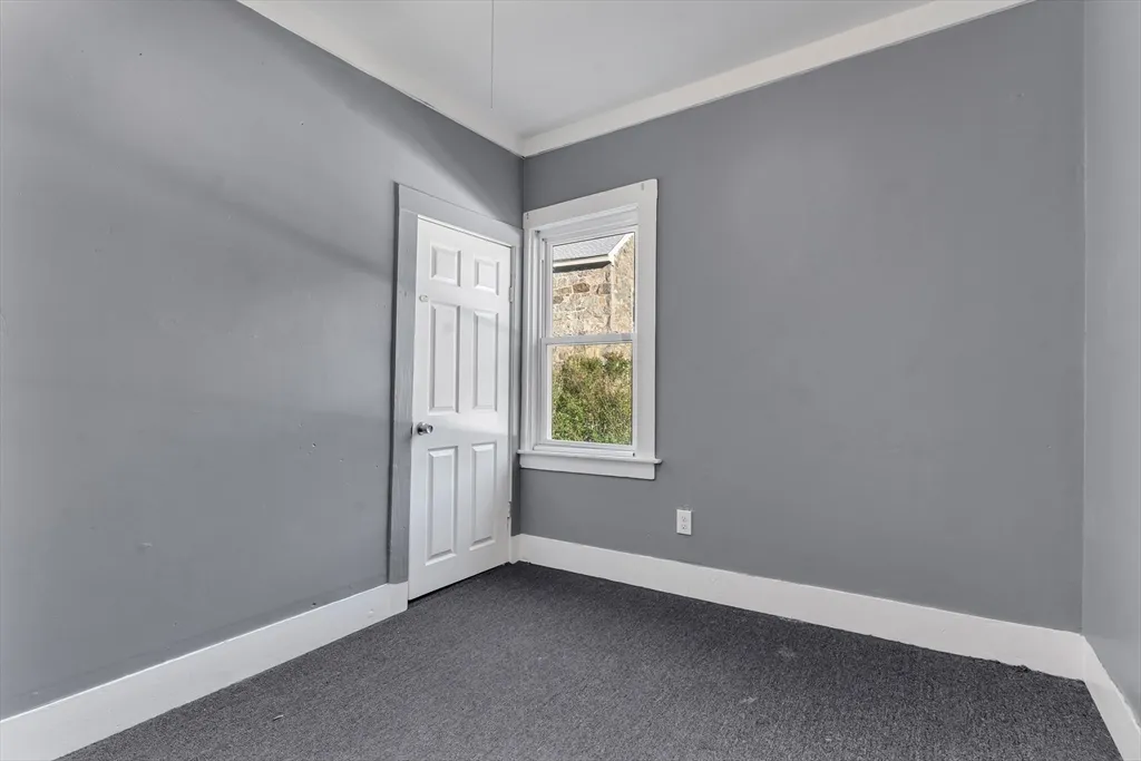 13-R Plain St, Taunton