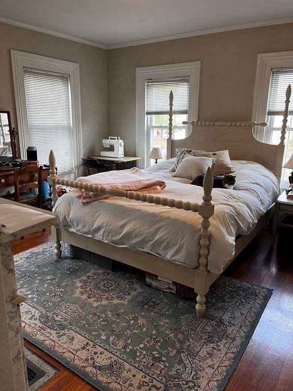 44 Hayden Rowe, Hopkinton