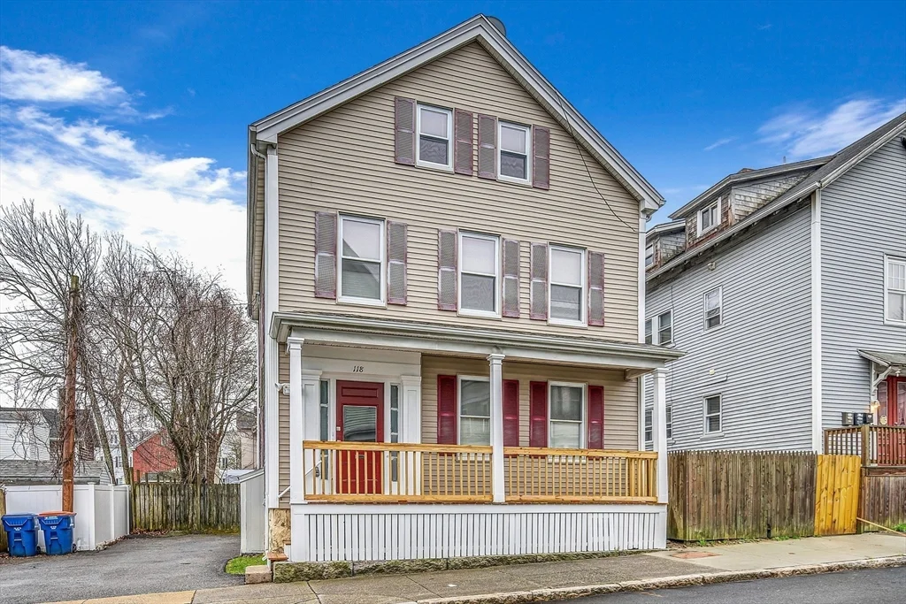 118 Maxfield St, New Bedford