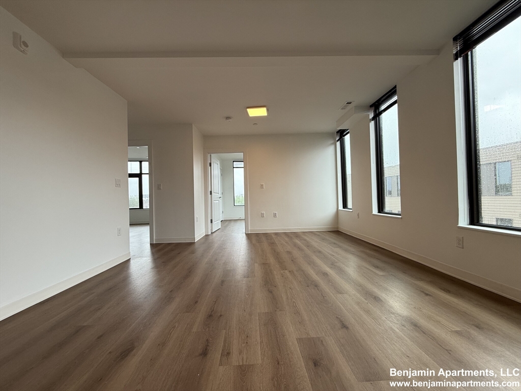 89 Brighton Ave, Allston