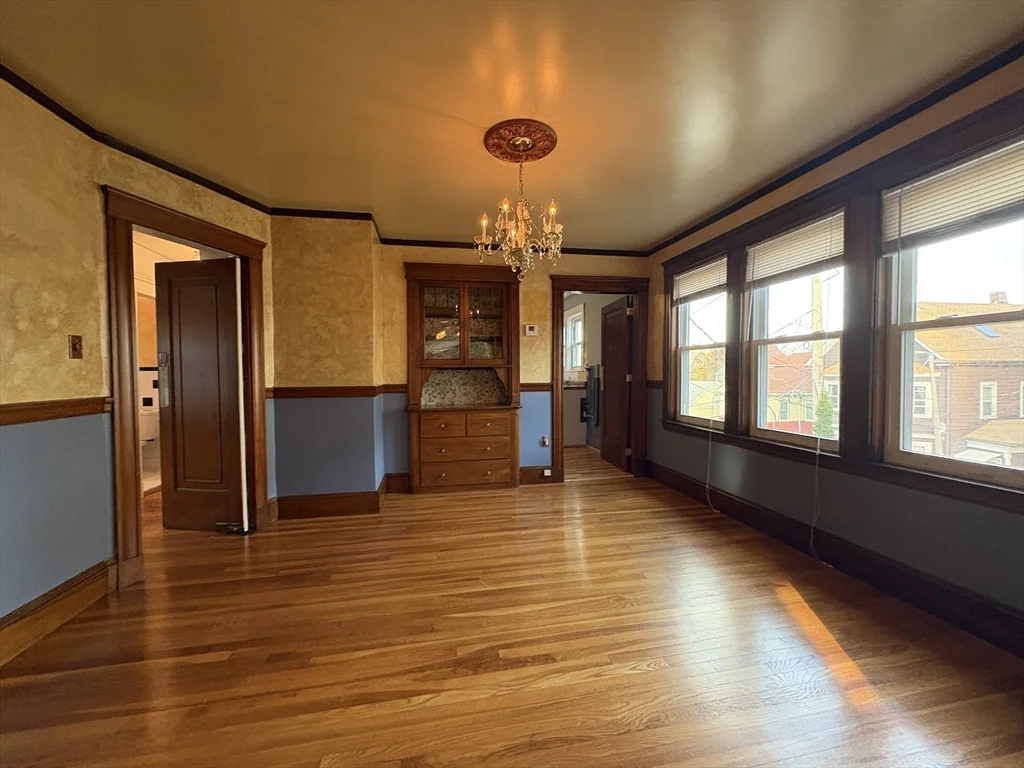 157 Hillside St, Mission Hill