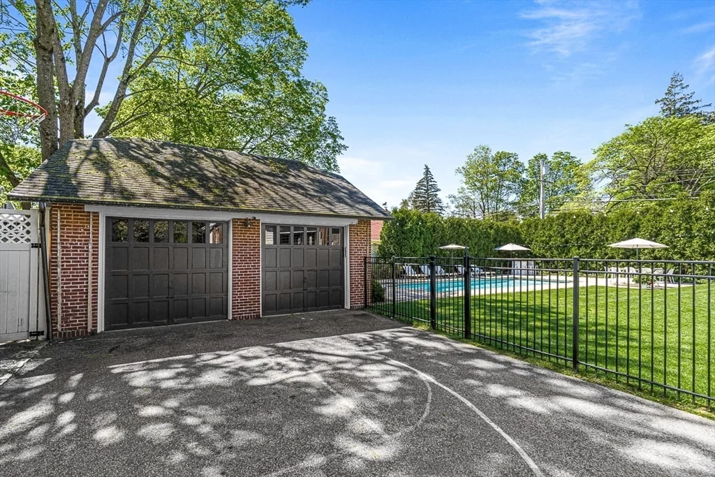 54 Wedgemere Ave, Wedgemere