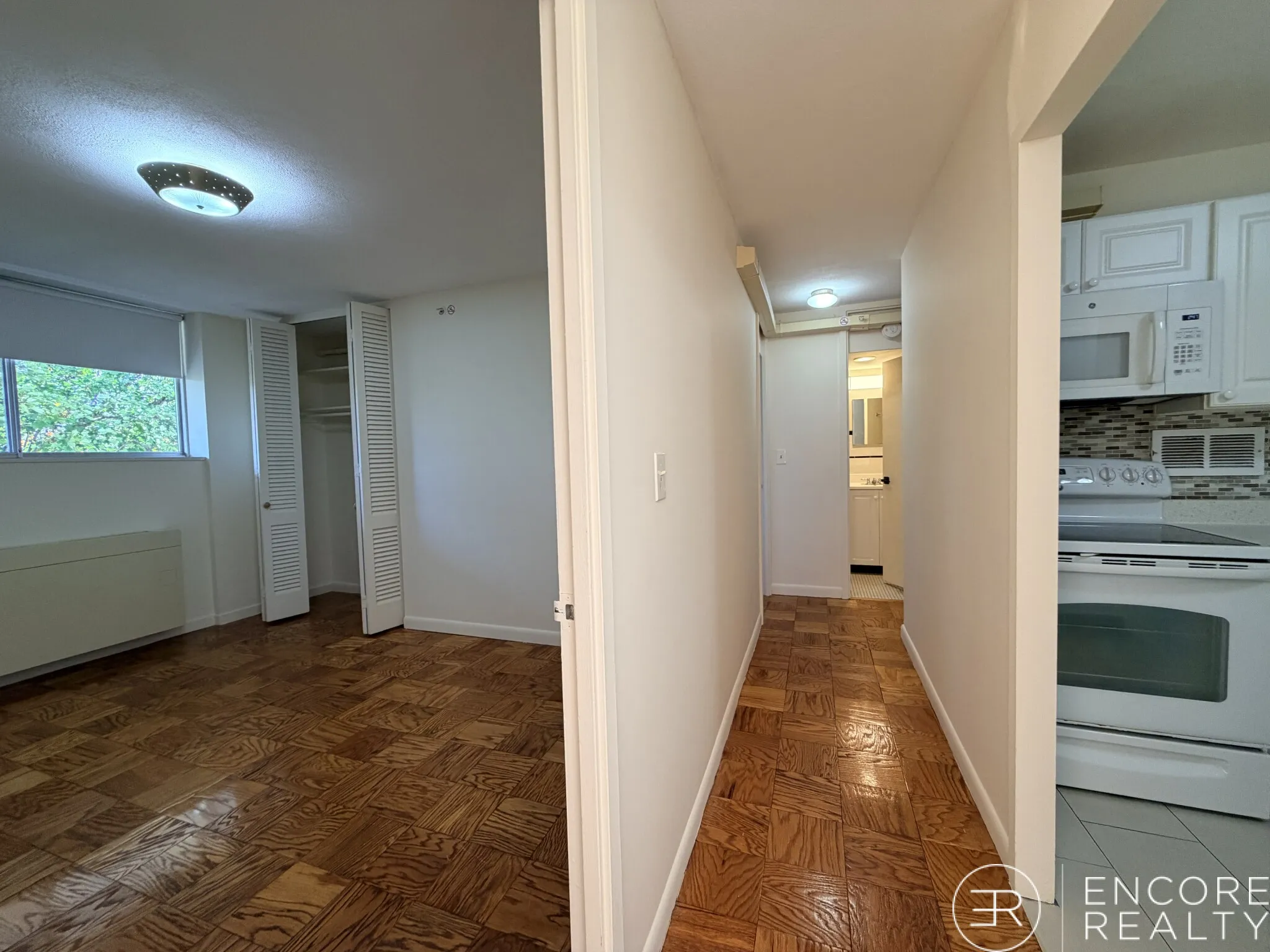 101 Monmouth St, Longwood