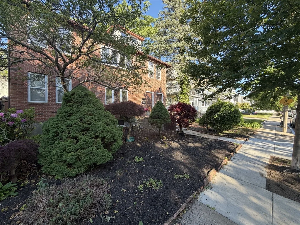 30 Maple St, West Roxbury