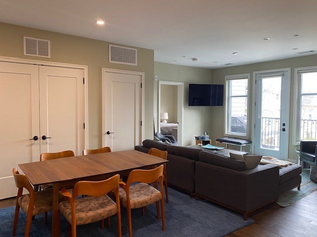 45 Burnett St, Jamaica Plain