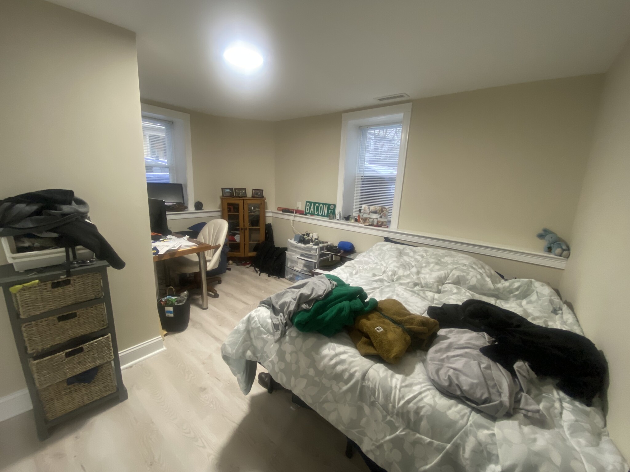 11 Aberdeen Rd, Powder House Square