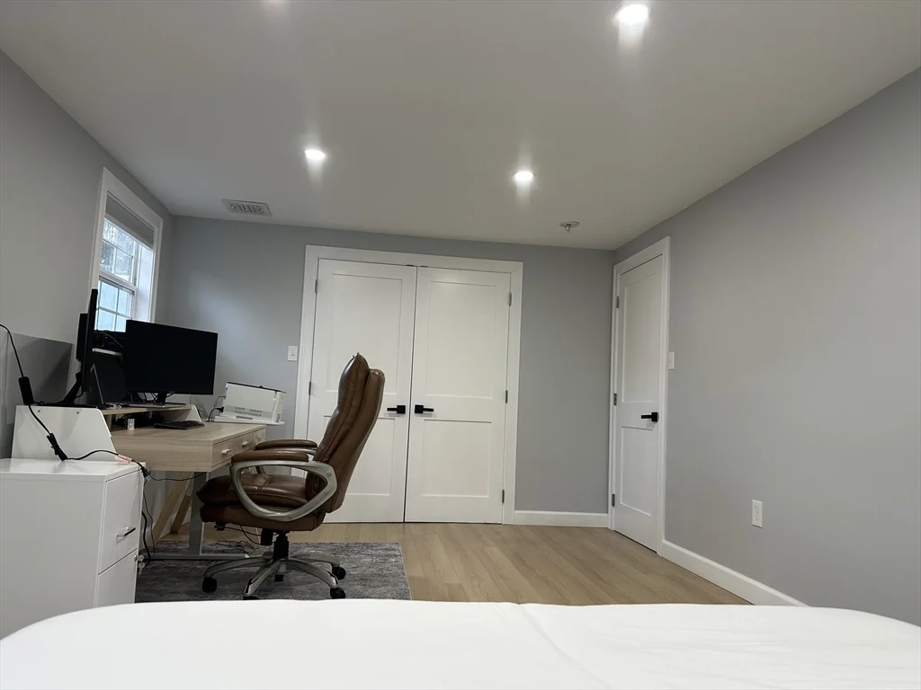 456 Parsonage St, Marshfield