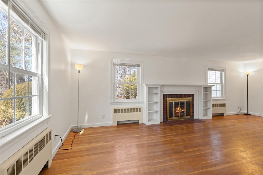 177 Main St, Wayland