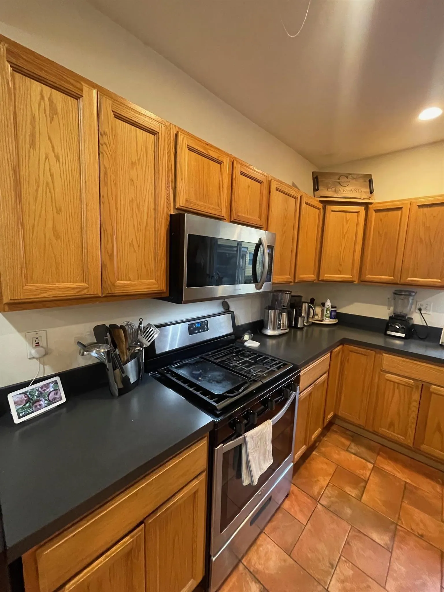 23 Hall St, Powder House Square