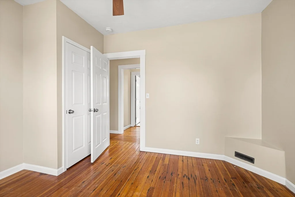 18 St Clair St, East Lynn