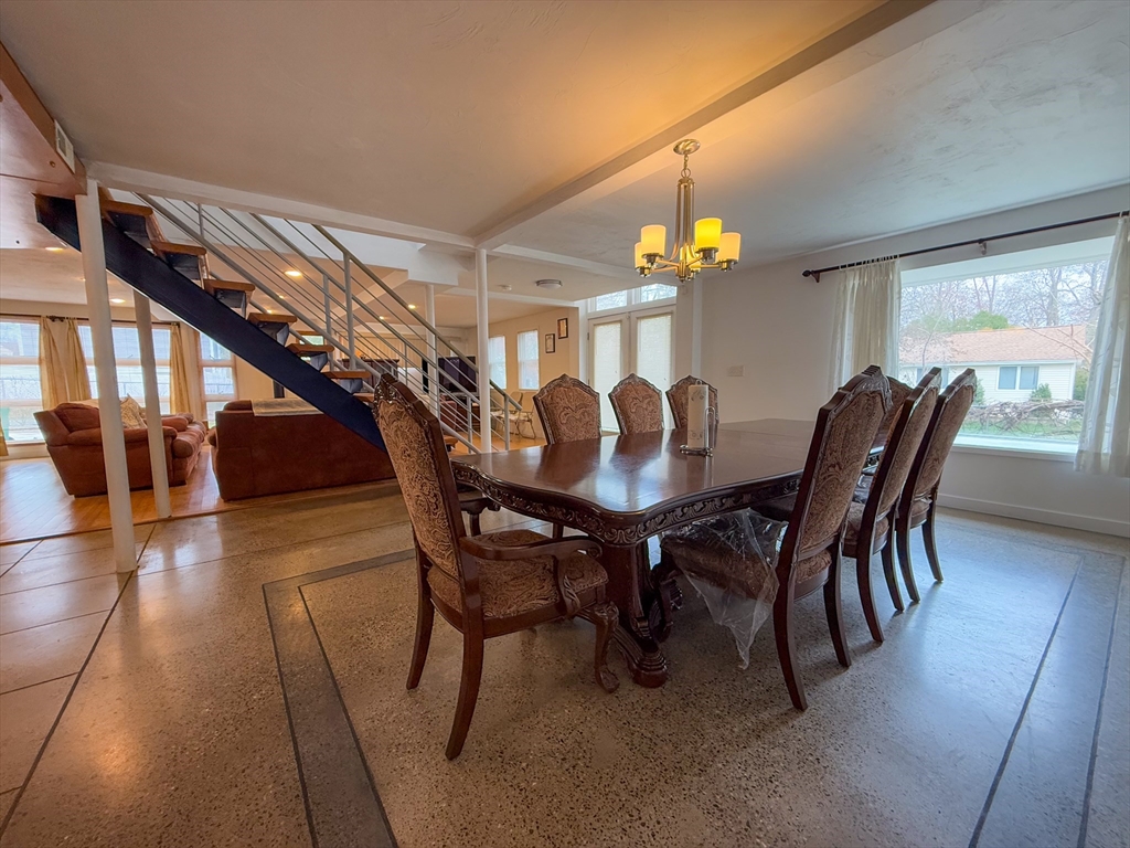 5 Avondale Ave, Billerica