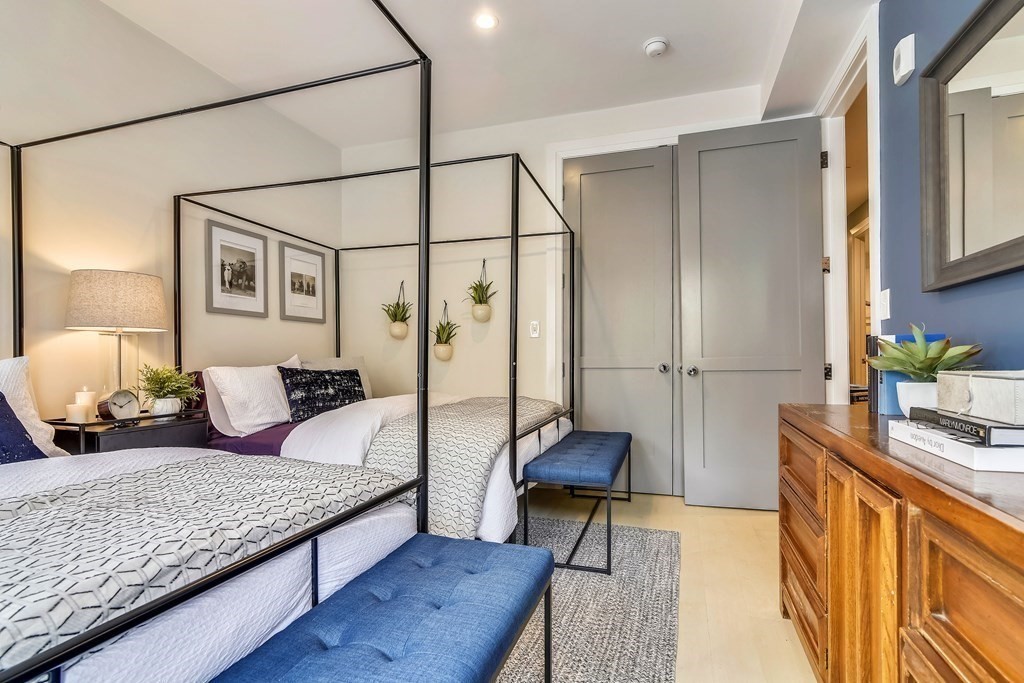 719 E 2nd St, South Boston