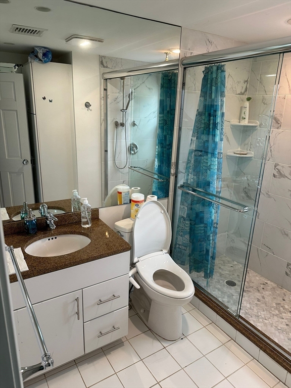 715 Hammond St, Chestnut Hill