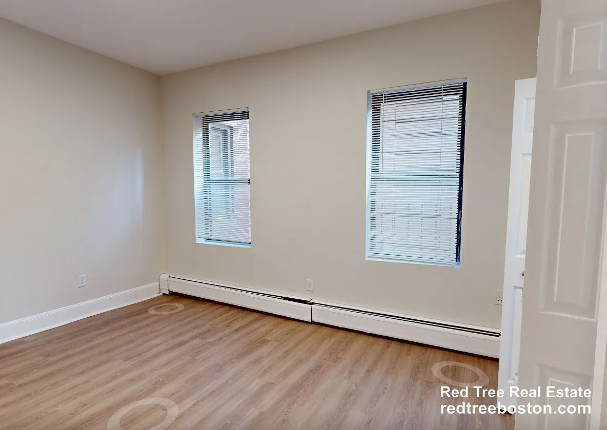 833 Beacon St, Fenway
