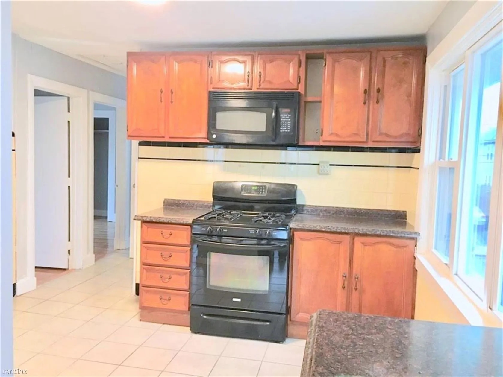 62 Woods Ave, West Somerville