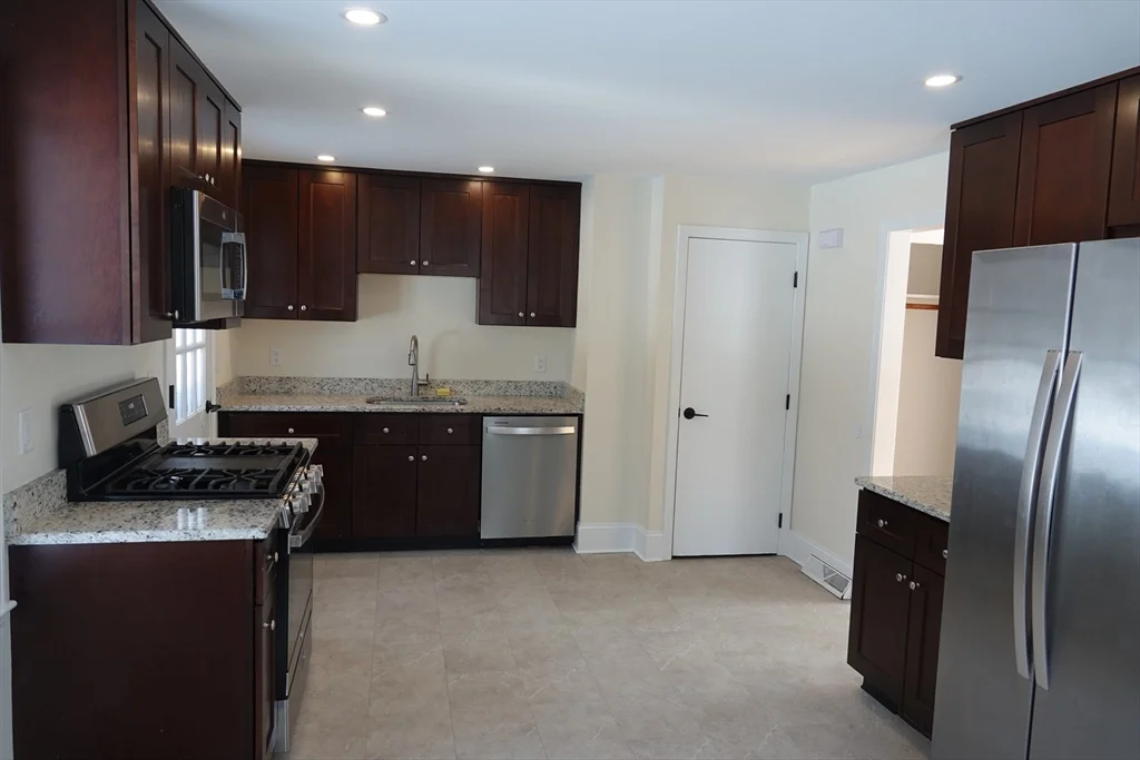 6 Pondover Rd, Billerica