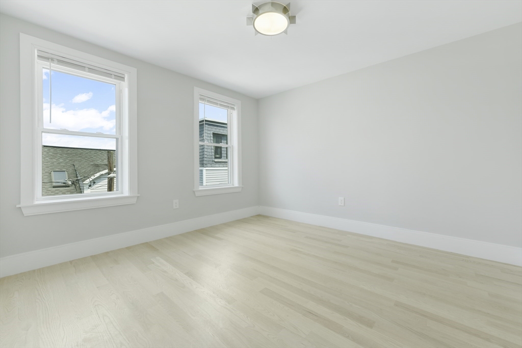 10 Lamson Ct, East Boston