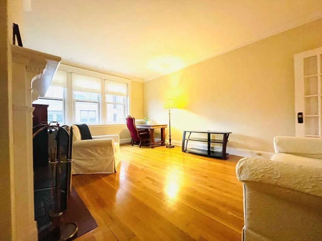 1988 Commonwealth Ave, Brighton