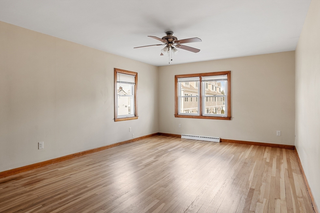 104 N Main St, Mansfield