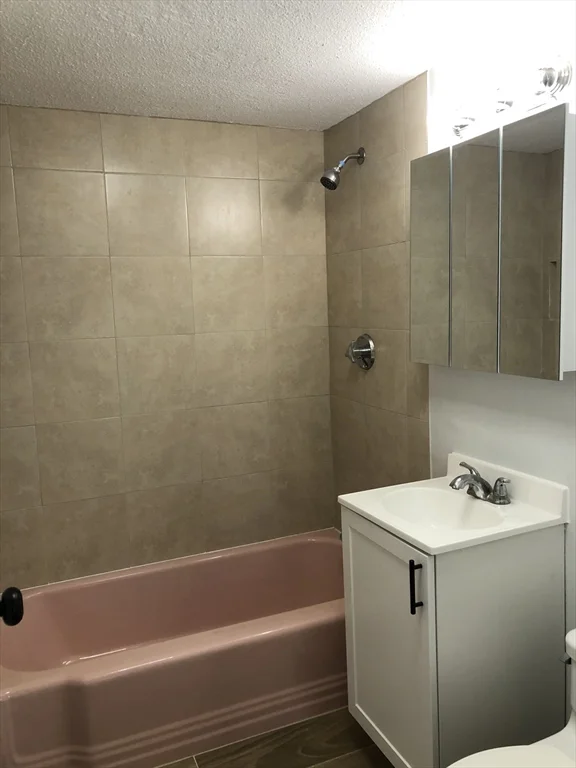 685 Moody St, South Side