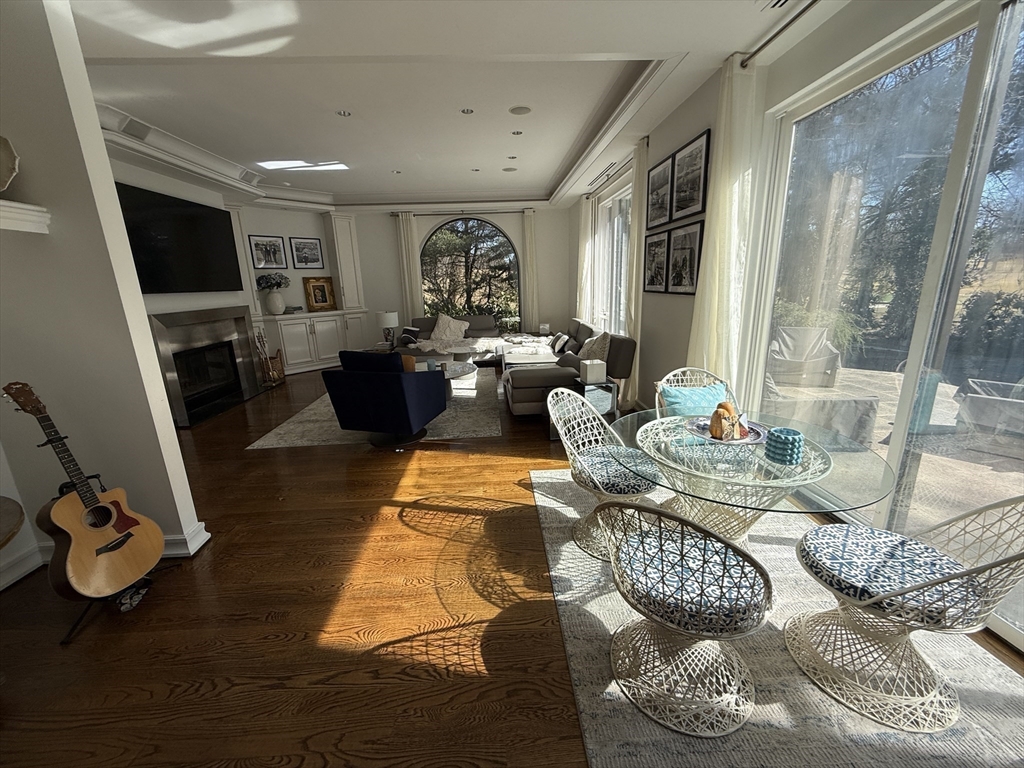 132 Yarmouth Rd, Brookline